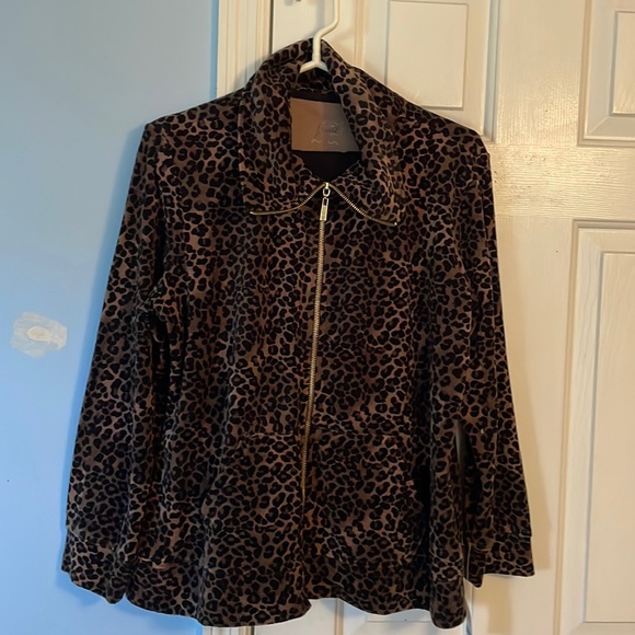 Nwt extra large, petite style and Company leopard zip up velour jacket - Picture 1 of 4
